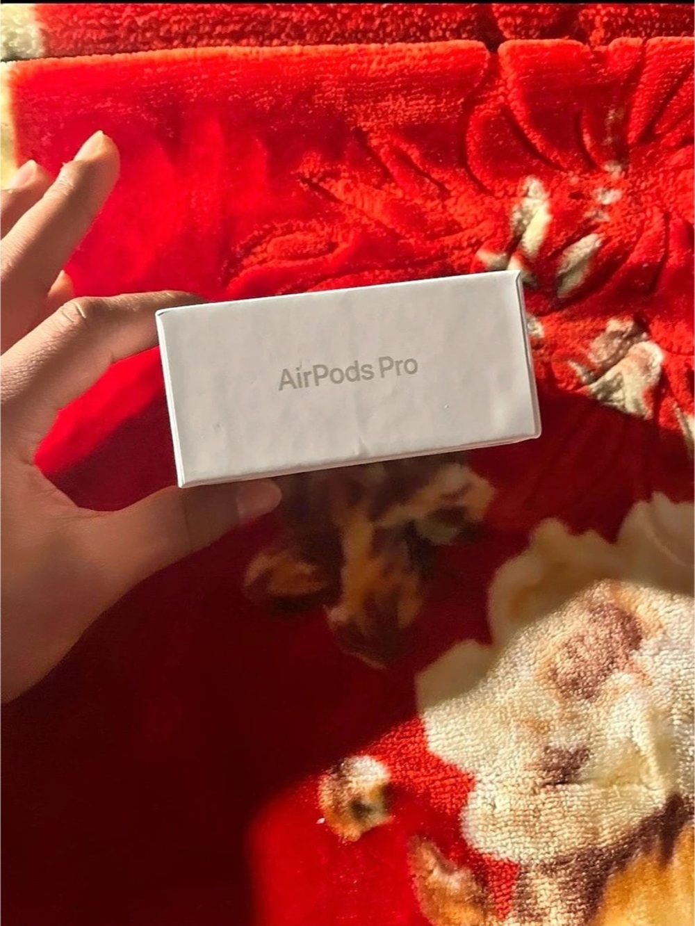 Apple AirPods Pro Wireless Earbud Headphones in White ANC